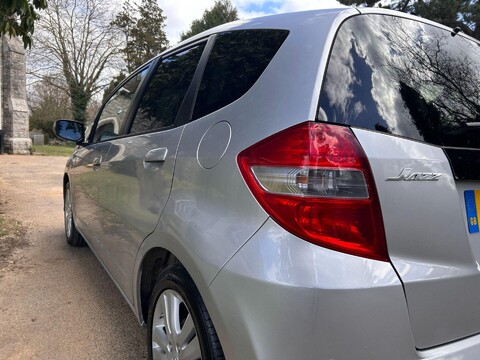 Honda Jazz I-VTEC ES PLUS 38