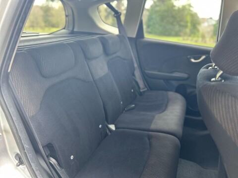 Honda Jazz I-VTEC ES PLUS 5