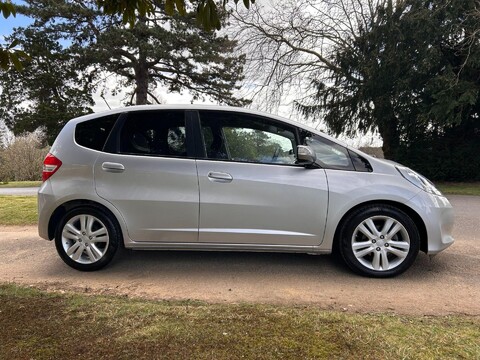 Honda Jazz I-VTEC ES PLUS 14
