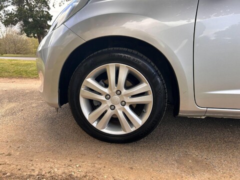 Honda Jazz I-VTEC ES PLUS 34