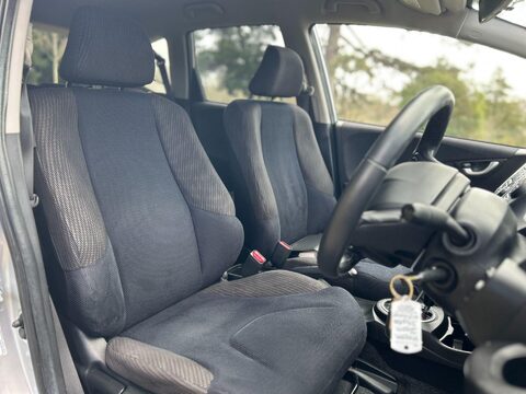 Honda Jazz I-VTEC ES PLUS 4