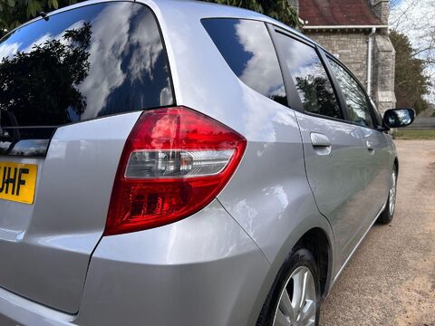 Honda Jazz I-VTEC ES PLUS 39