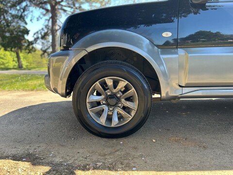 Suzuki Jimny SZ4 32