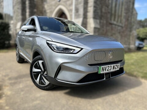MG ZS SE 38