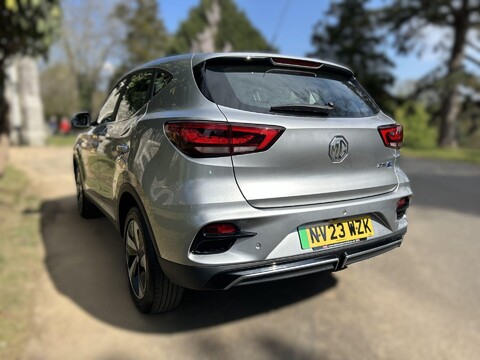 MG ZS SE 4