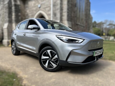 MG ZS SE 5