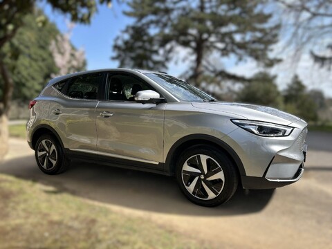MG ZS SE 7