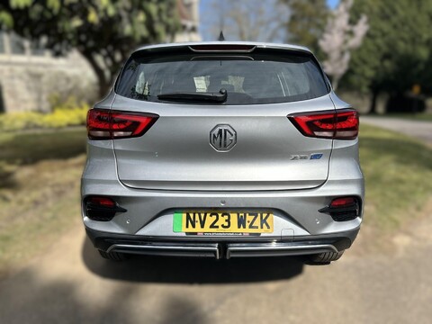 MG ZS SE 12