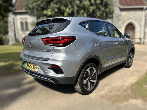 MG ZS SE 13