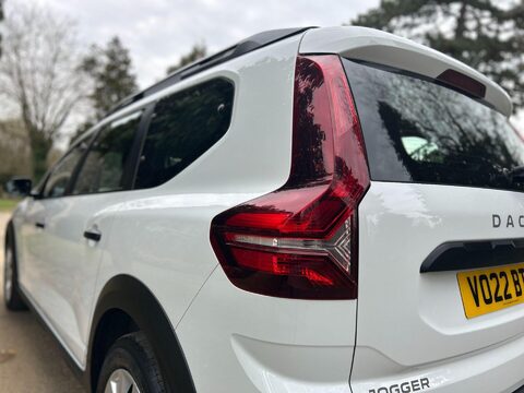 Dacia Jogger ESSENTIAL TCE 29