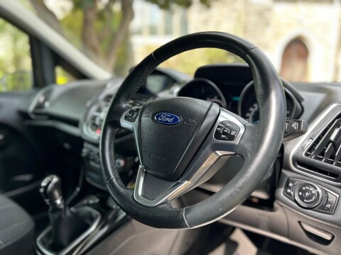Ford B-Max TITANIUM NAVIGATOR 27