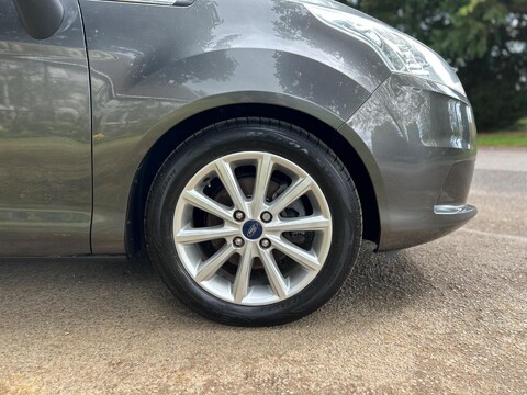 Ford B-Max TITANIUM NAVIGATOR 33