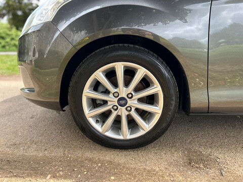 Ford B-Max TITANIUM NAVIGATOR 34