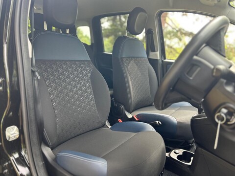 Fiat Panda CITY CROSS MHEV 4