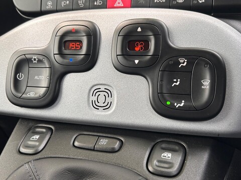 Fiat Panda CITY CROSS MHEV 9