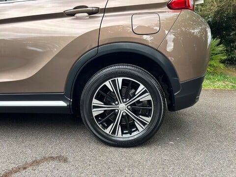 Mitsubishi Eclipse Cross 4 32
