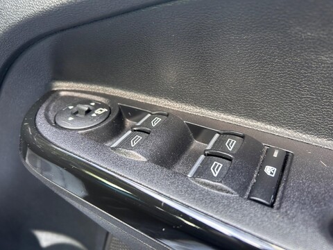 Ford B-Max ZETEC 28