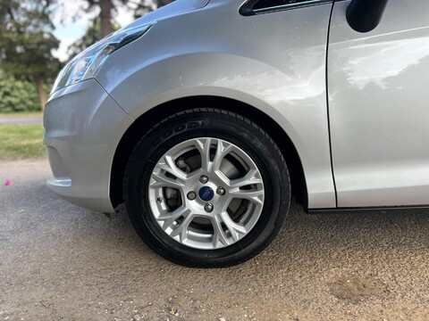 Ford B-Max ZETEC 29