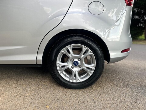 Ford B-Max ZETEC 30