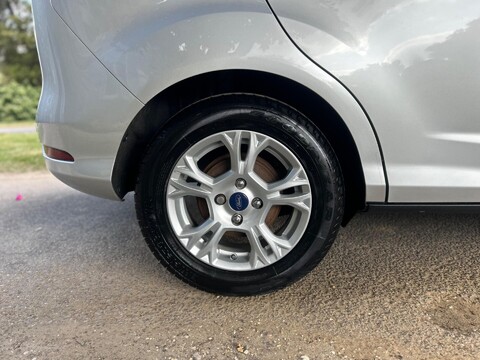 Ford B-Max ZETEC 31