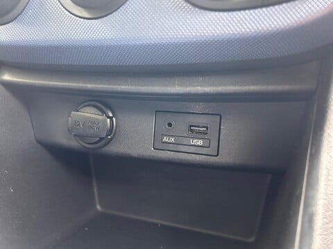 Hyundai i10 SE 24