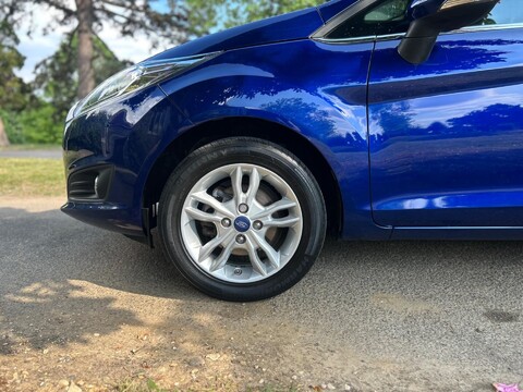 Ford Fiesta ZETEC 33