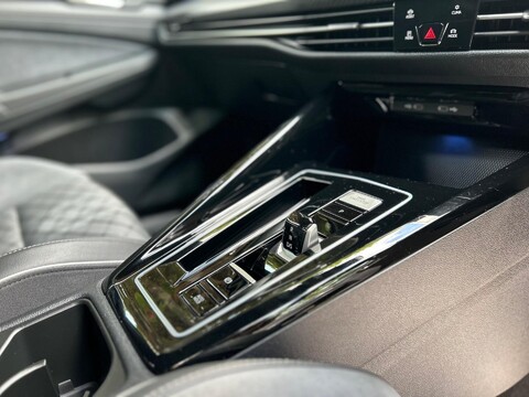 Volkswagen Golf R-LINE ETSI DSG 12