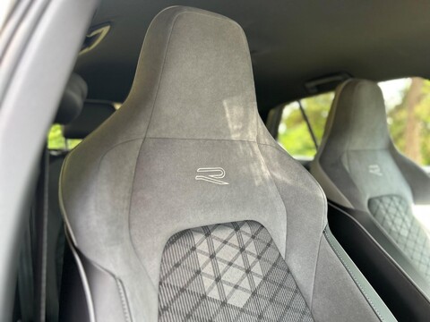 Volkswagen Golf R-LINE ETSI DSG 6