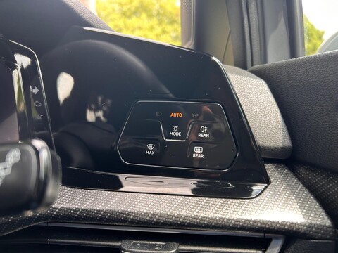 Volkswagen Golf R-LINE ETSI DSG 35