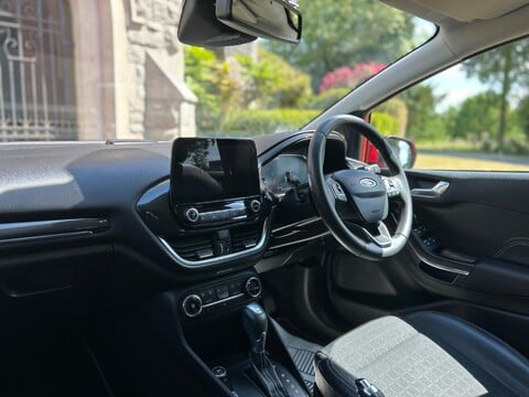 Ford Fiesta ACTIVE X 8