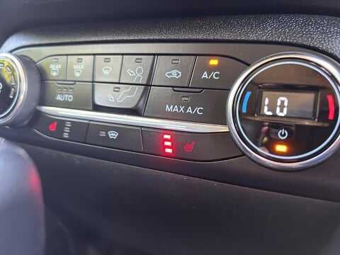 Ford Fiesta ACTIVE X 6