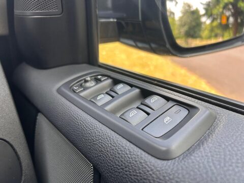 Land Rover Discovery SDV6 COMMERCIAL SE 25