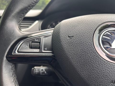 Skoda Octavia SE L TSI DSG 33