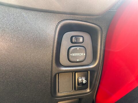 Toyota Aygo VVT-I X-PLAY X-SHIFT 31