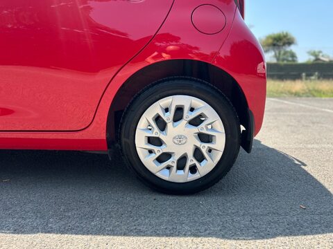 Toyota Aygo VVT-I X-PLAY X-SHIFT 36