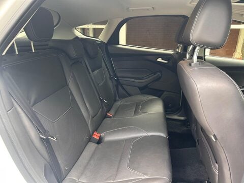 Ford Focus TITANIUM X 5