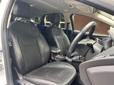 Ford Focus TITANIUM X 4
