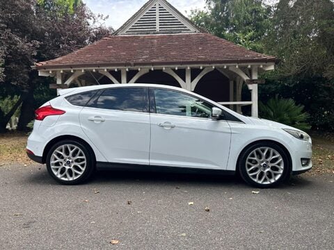 Ford Focus TITANIUM X 15