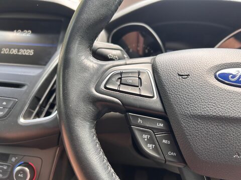 Ford Focus TITANIUM X 25