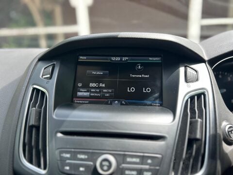 Ford Focus TITANIUM X 27