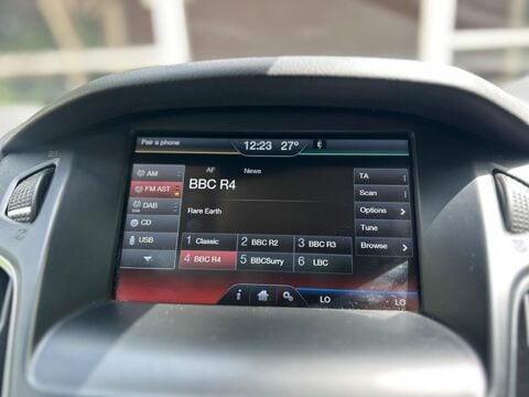 Ford Focus TITANIUM X 28