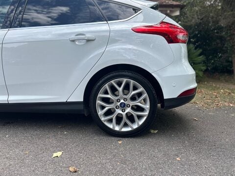 Ford Focus TITANIUM X 31