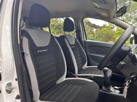 Dacia Sandero Stepway LAUREATE TCE 6