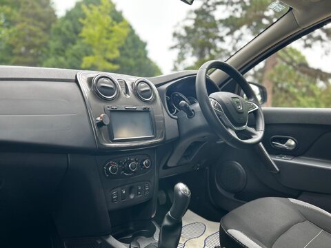 Dacia Sandero Stepway LAUREATE TCE 9