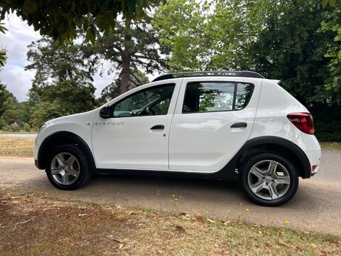 Dacia Sandero Stepway LAUREATE TCE 17