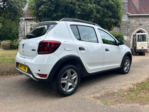 Dacia Sandero Stepway LAUREATE TCE 18