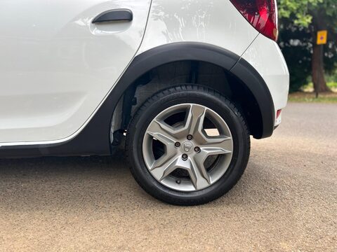 Dacia Sandero Stepway LAUREATE TCE 39