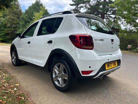 Dacia Sandero Stepway LAUREATE TCE 23
