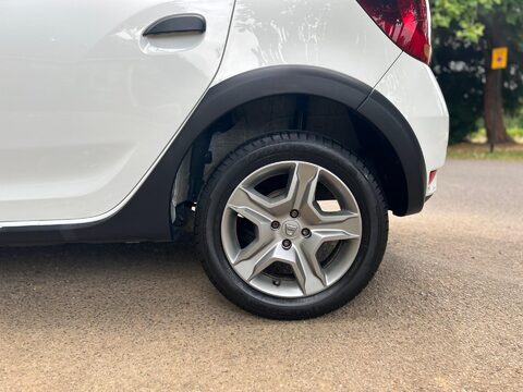 Dacia Sandero Stepway LAUREATE TCE 39