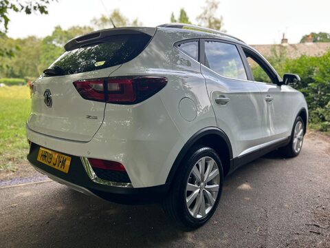 MG ZS EXCITE 17